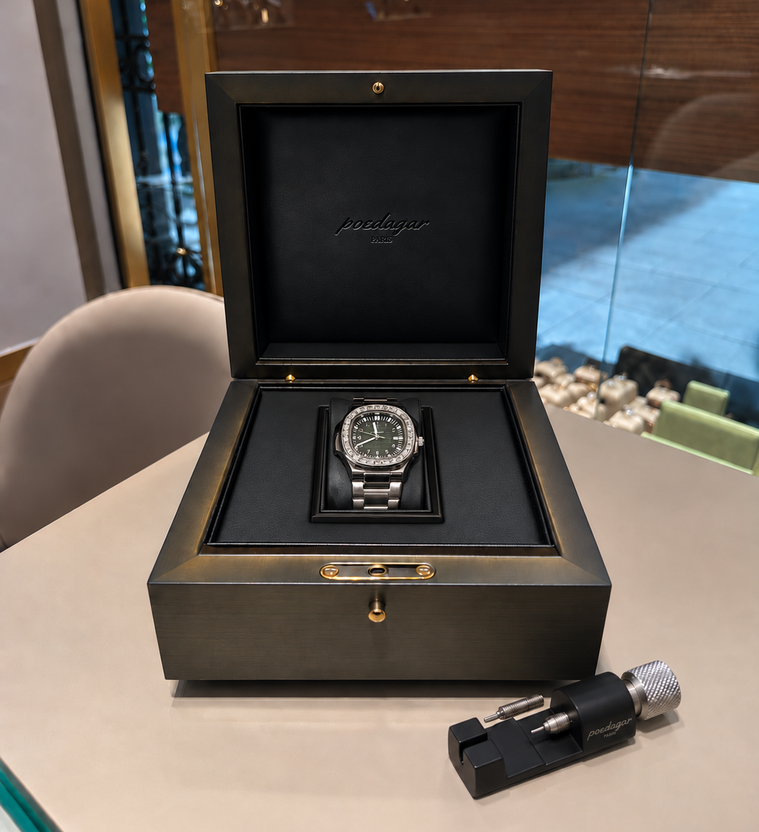 In einer eleganten Geschenkbox geliefert