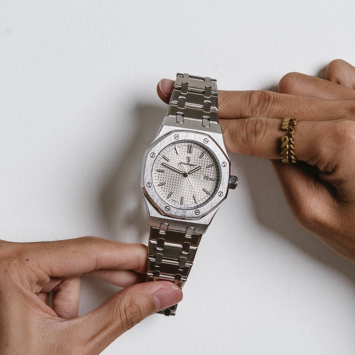 High-precision movement